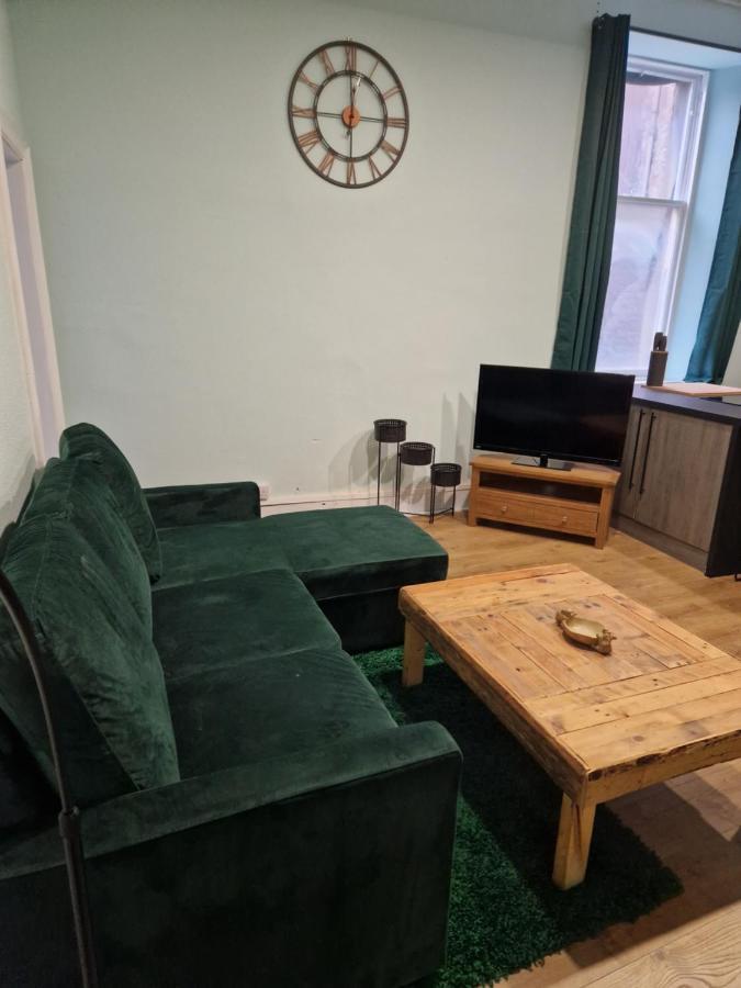 Apartment 17 Queensgate